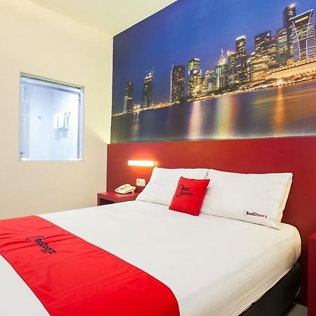 玛琅 Reddoorz Near Hawaii Water Park酒店 外观 照片