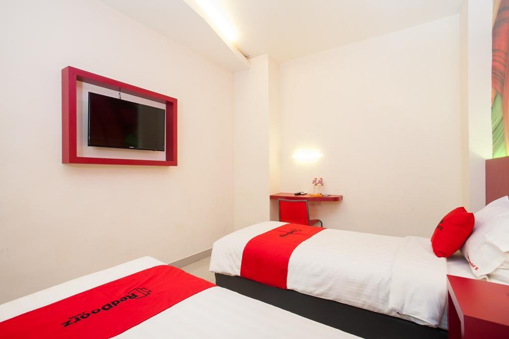 玛琅 Reddoorz Near Hawaii Water Park酒店 外观 照片